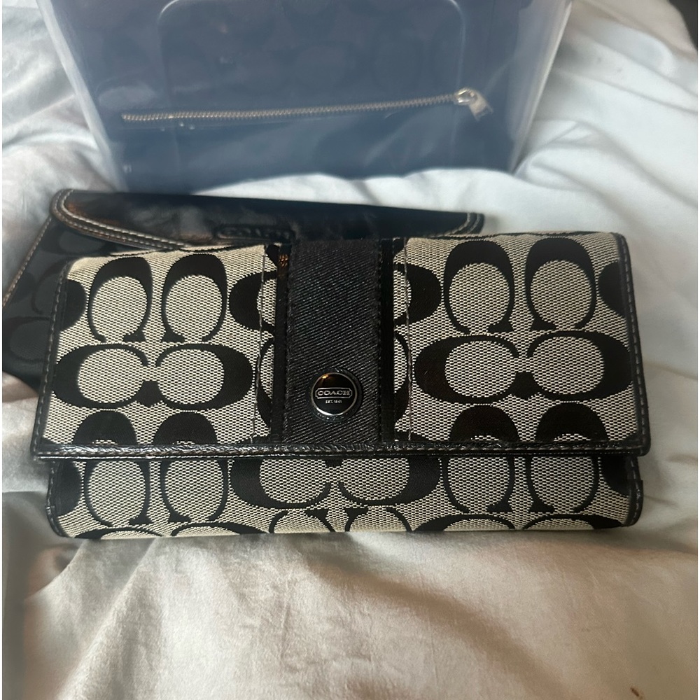Beautiful Coach signature checkbook wallet